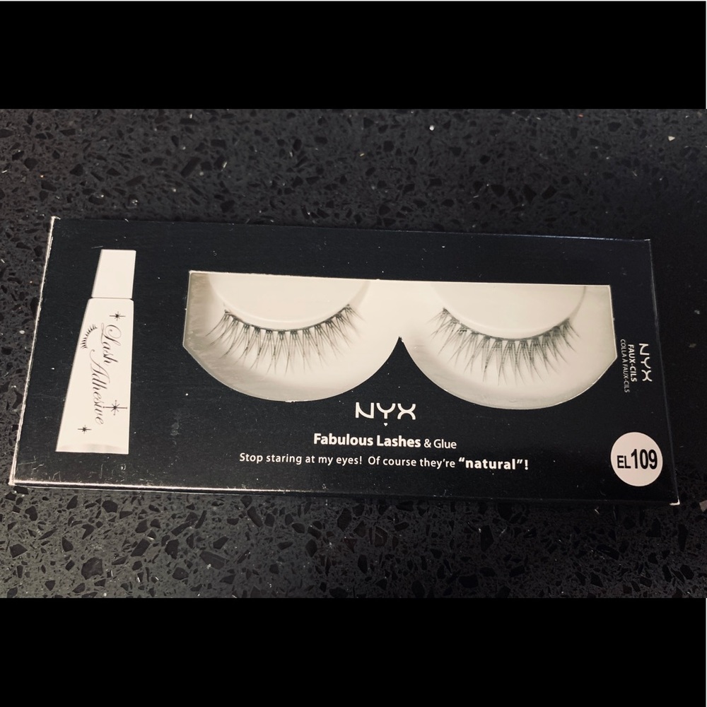 NEW, NEVER USED NYX Fabulous Lashes & Glue EL109